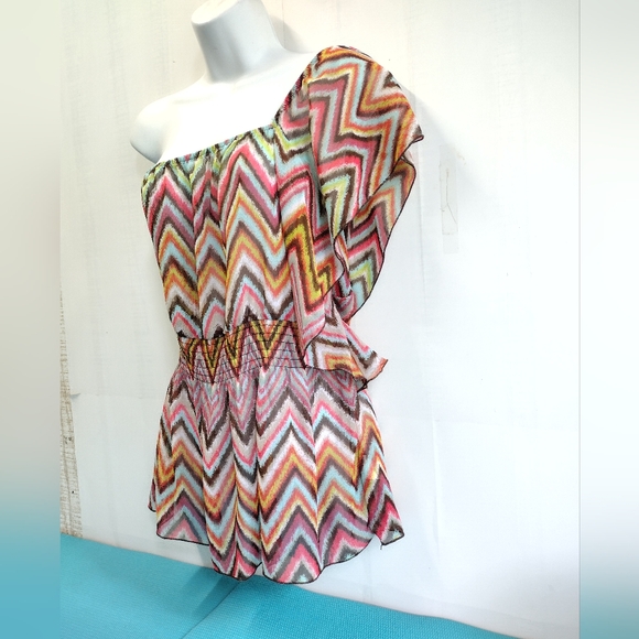 Speechless Flutter Batwing One Cold Off Shoulder Top L - Picture 2 of 8